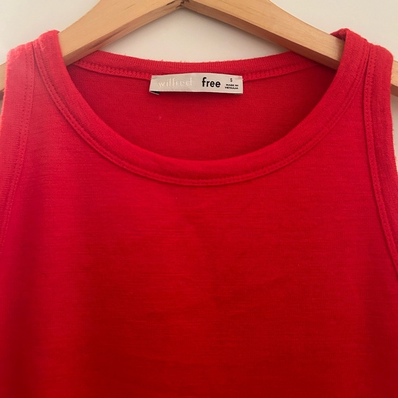 Bright Red Aritzia Winberg Crop Tank - Picture 2 of 4